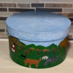 Primitive Hand-Painted Round Band Box Horses Farm Velvet Interior